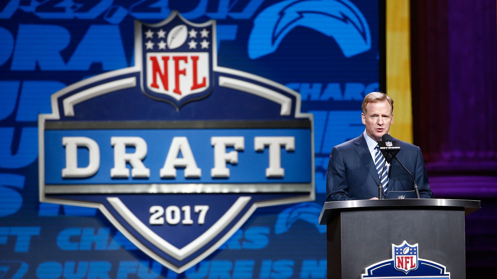 How to Watch: NFL Football Games Today - Thanksgiving 11/25 - Visit NFL  Draft on Sports Illustrated, the latest news coverage, with rankings for NFL  Draft prospects, College Football, Dynasty and Devy Fantasy Football.