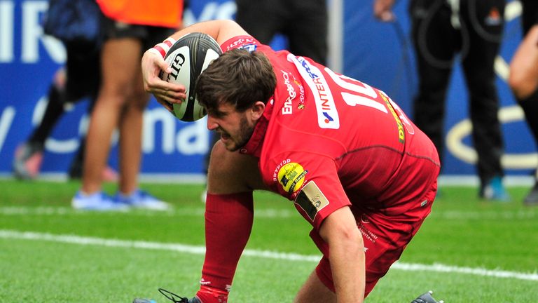 Dan Jones scored the second of two Scarlets tries in five first-half minutes, but they failed to build from there