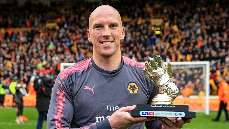 John Ruddy poses after receiving the 2017/18 Sky Bet Championship Golden Glove trophy (credit: Matt McNulty/JMP)
