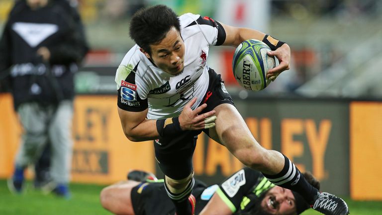Sunwolves' Kenki Fukuoka dives for the try line