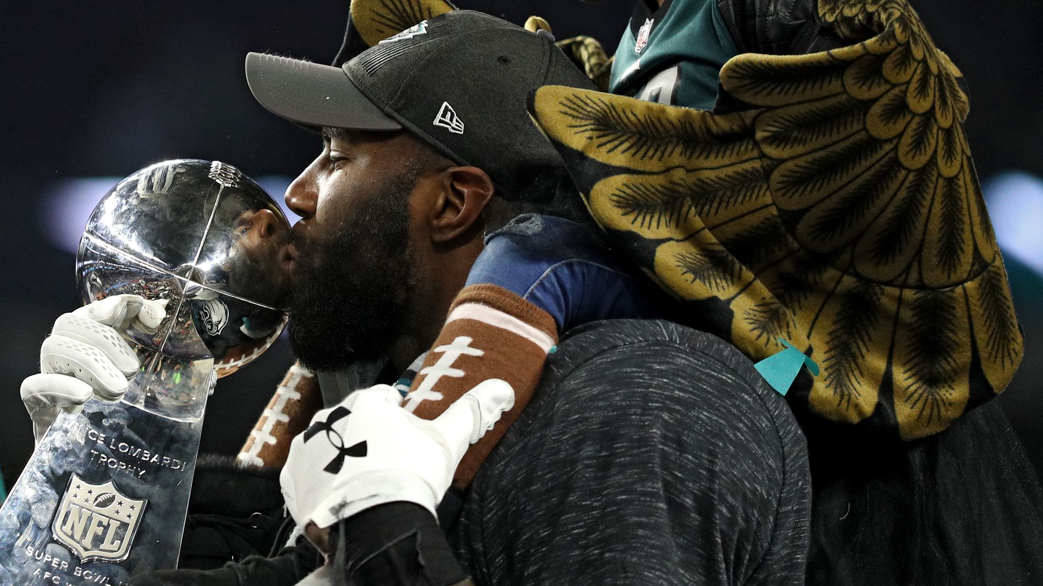 Panthers' Eric Reid calls Eagles' Malcolm Jenkins a 'sellout'