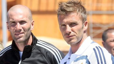 Image of Zinedine Zidane and David Beckham played together at Real Madrid