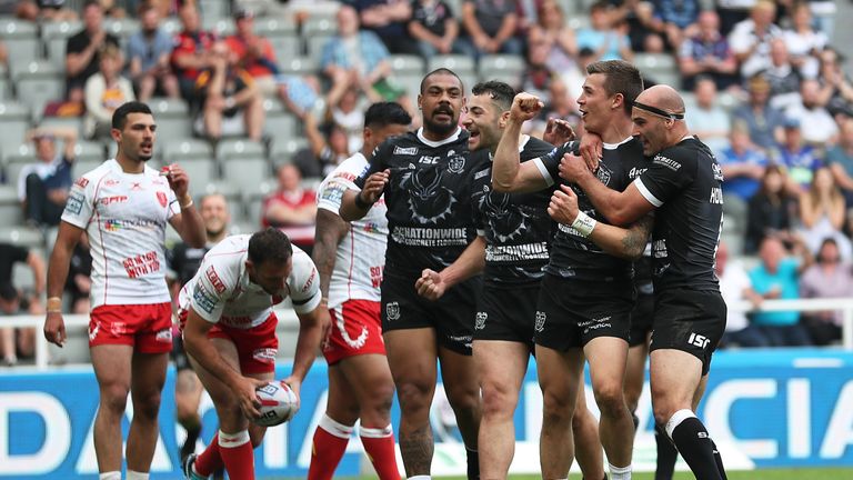 Jamie Shaul celebrates scoring Hull FC's fourth try against Hull KR