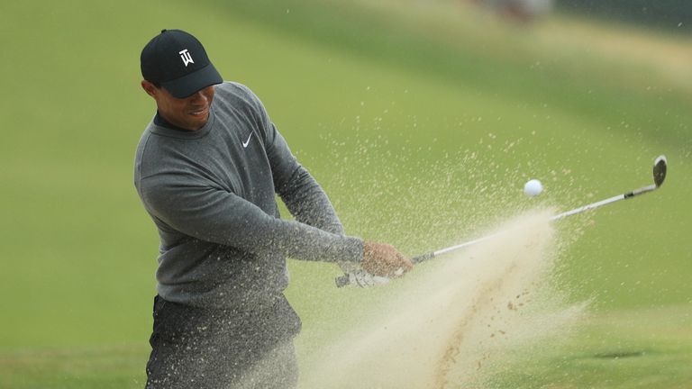 Tiger Woods battled hard to avoid missing the cut for the third time in a US Open