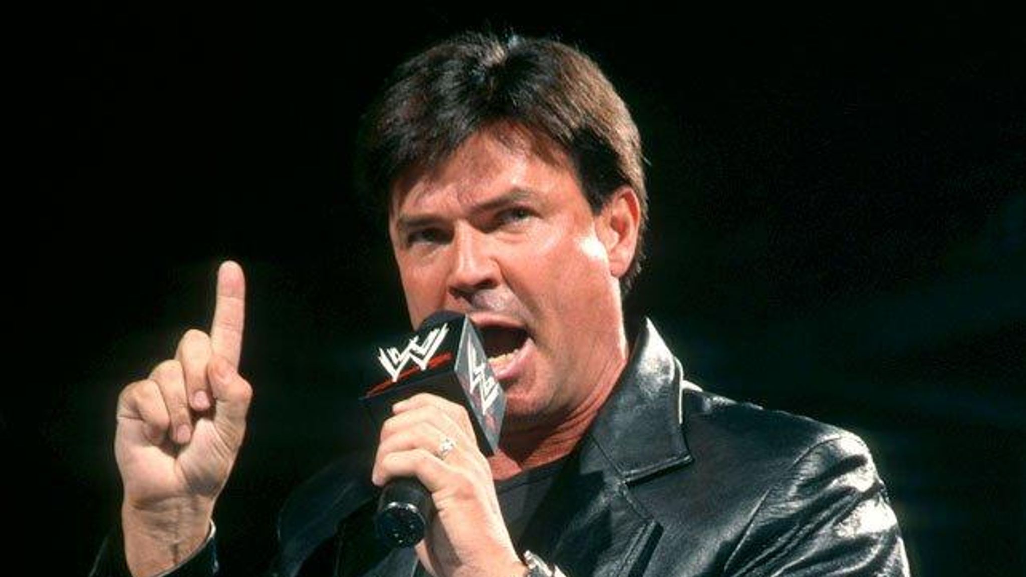 Eric Bischoff sobre Tony Khan : “Ele me lembra um garoto de 15 anos que tem muito dinheiro e não sabe o que fazer”