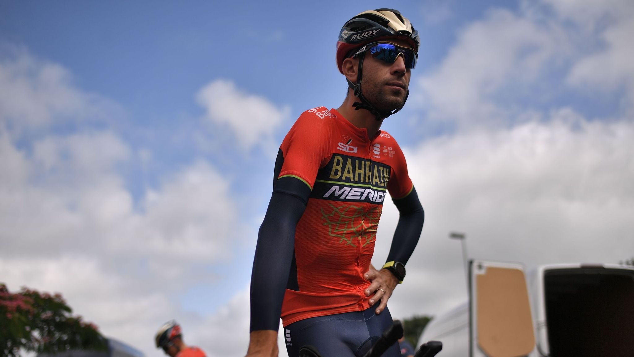 overhandigen Resistent monster Vincenzo Nibali abandons Tour de France after fracturing vertebra in  collision | Cycling News | Sky Sports