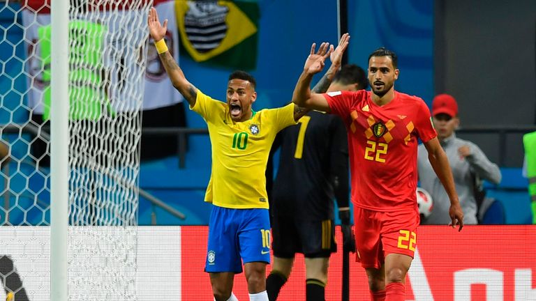 Neymar sees his penalty appeal turned down