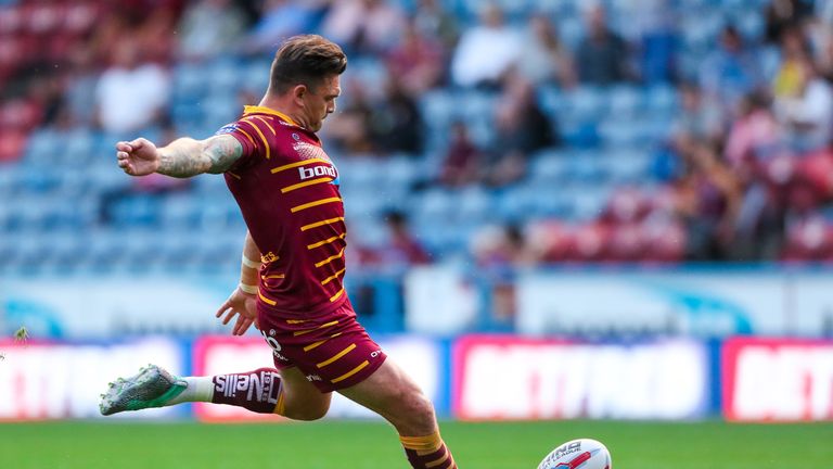 Huddersfield's Danny Brough endured a tough day off the tee, with the score slightly less emphatic as a result 