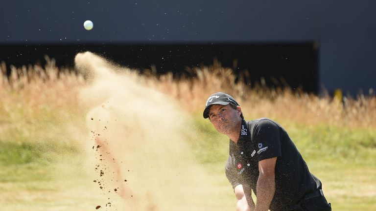  Kevin Kisner leads The Open after a superb 66 on day one
