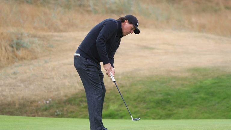 Phil Mickelson practises his putting at Carnoustie