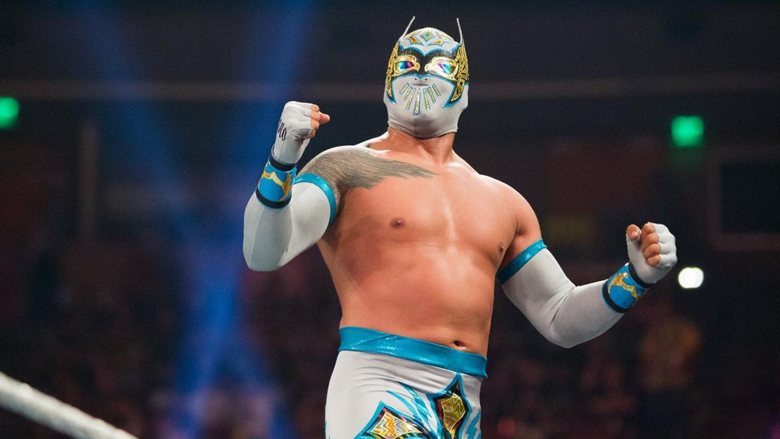 WWE Sin Cara has surgery to remove scar tissue on right knee WWE
