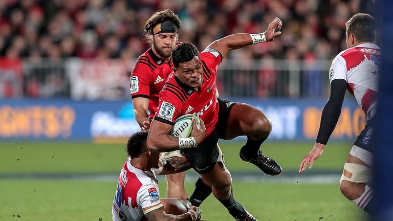 Seta Tamanivalu on the way to scoring for the Crusaders 