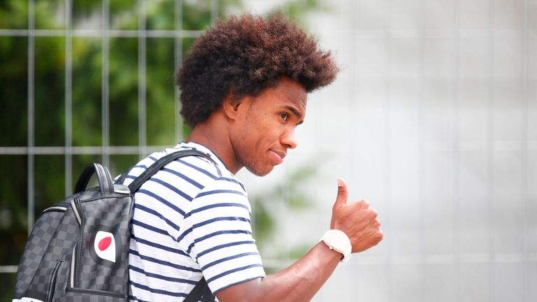Maurizio Sarri said he is not happy with the Willian situation