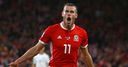 Giggs denies pressure to play Bale