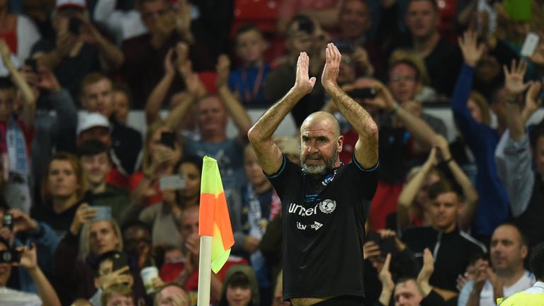 Cantona thrilled fans at Old Trafford