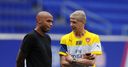 Wenger backs Henry for Monaco