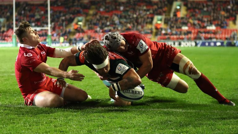 Guy Thompson went over for Leicester's second try of the first half 