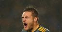 Vardy saves 10-man Leicester