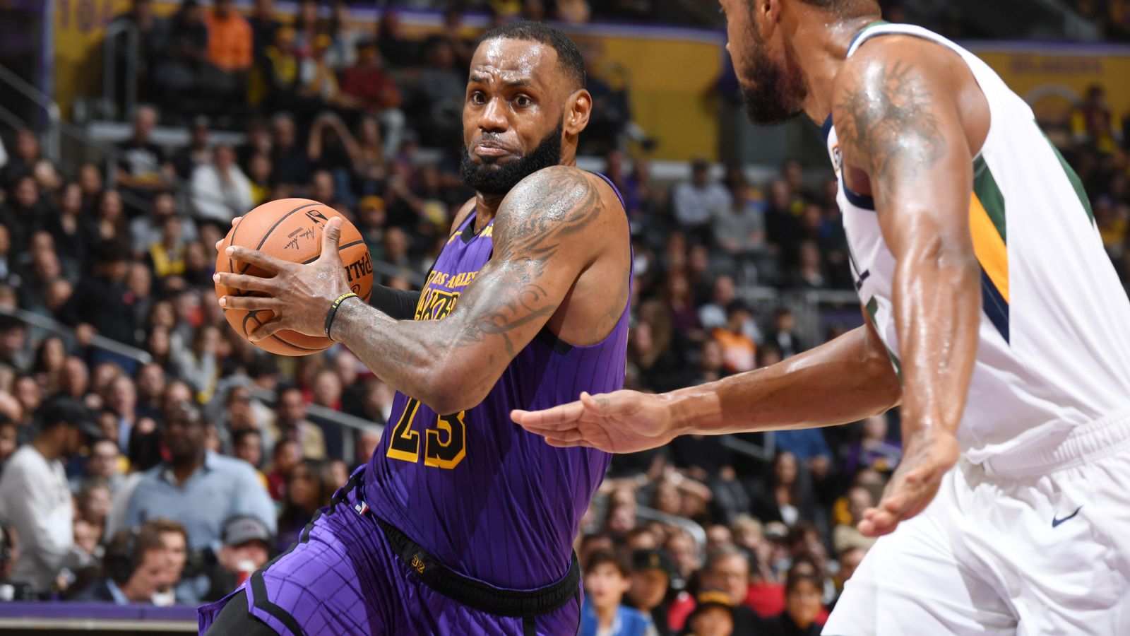 Lebron James Grabs Double Double As Los Angeles Lakers Beat Utah