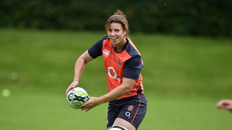 Sarah Hunter returns to captain England