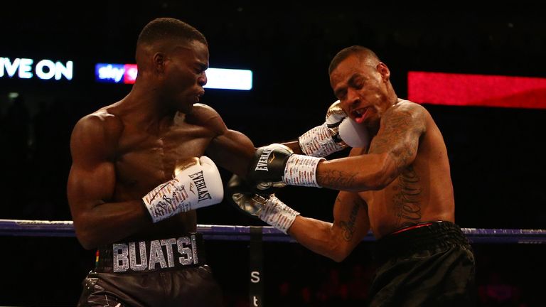 Buatsi hurt Quinlan with powerful hooks from the first bell