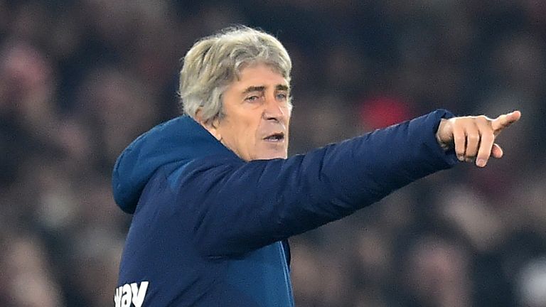 Manuel Pellegrini is aiming for a Cup race in England with West Ham