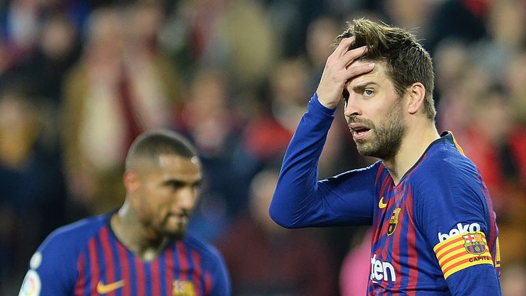 Gerard Pique show his frustration