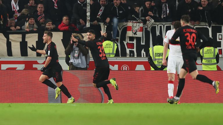 Florian Niederlechner snatched a late equaliser for Freiburg