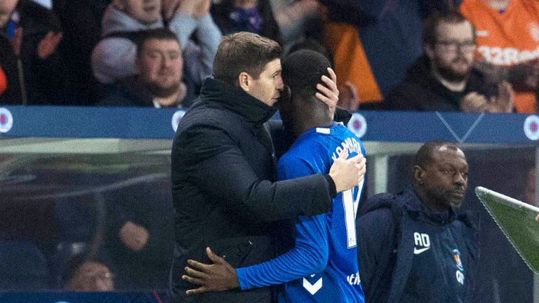 Rangers manager Steven Gerrard speaks to Kamara after being substituted