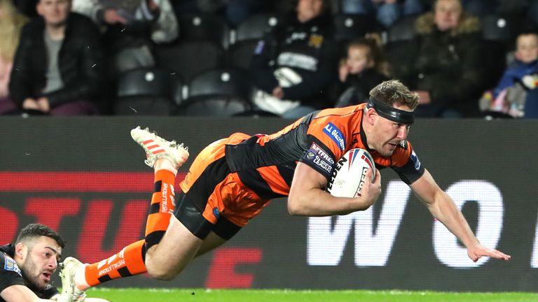 Shenton goes over for the first of his two tries on the night for Castleford