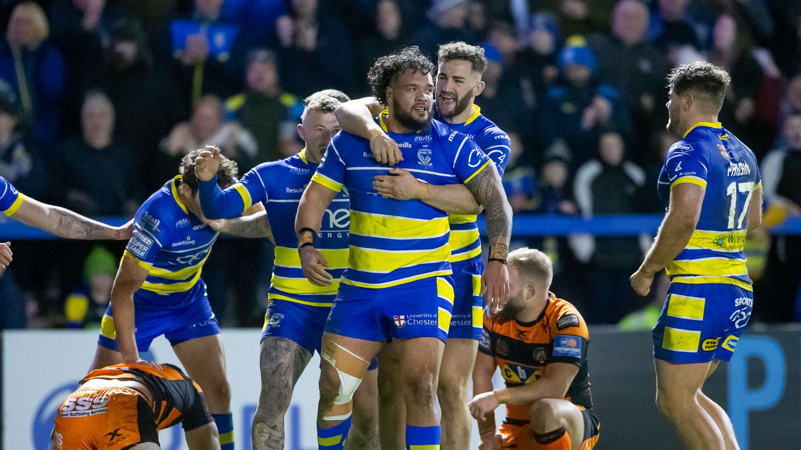 Warrington 2410 Castleford Wolves inflict Tigers' first loss of the