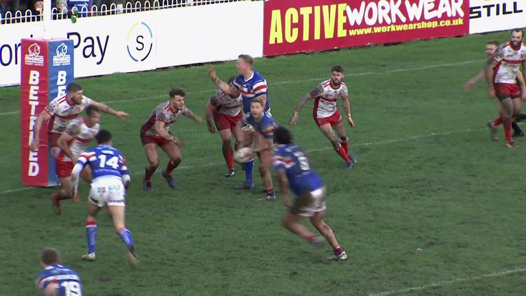 Highlights from the Super League clash between Wakefield and Hull KR. 