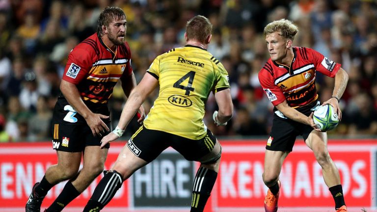 Damian McKenzie attacking for the Chiefs