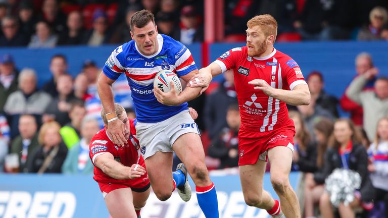 Joe Arundel makes a break for Wakefield