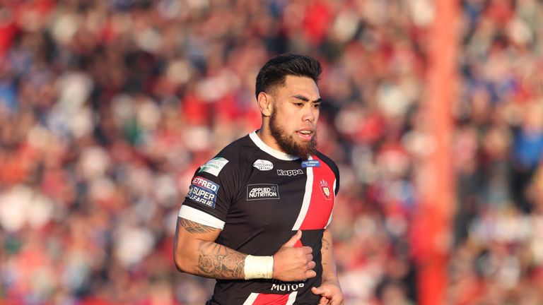 Ken Sio was on song with the boot for Salford Red Devils.