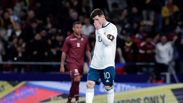 Messi should be fine for Barcelona's clash with Manchester United