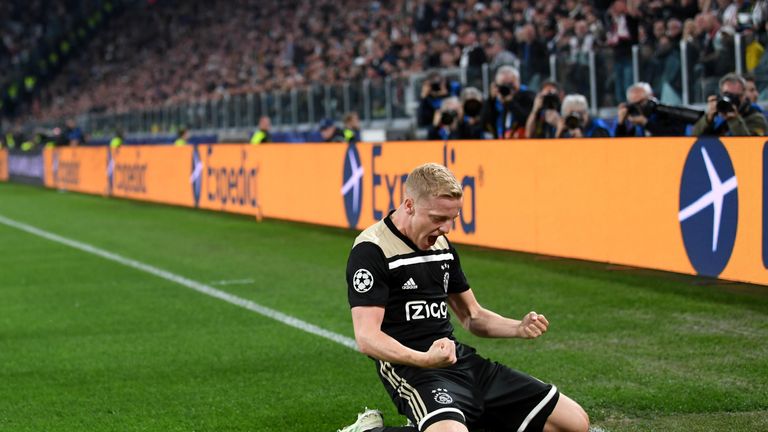 Donny van de Beek celebrates his well-taken equaliser in the first half