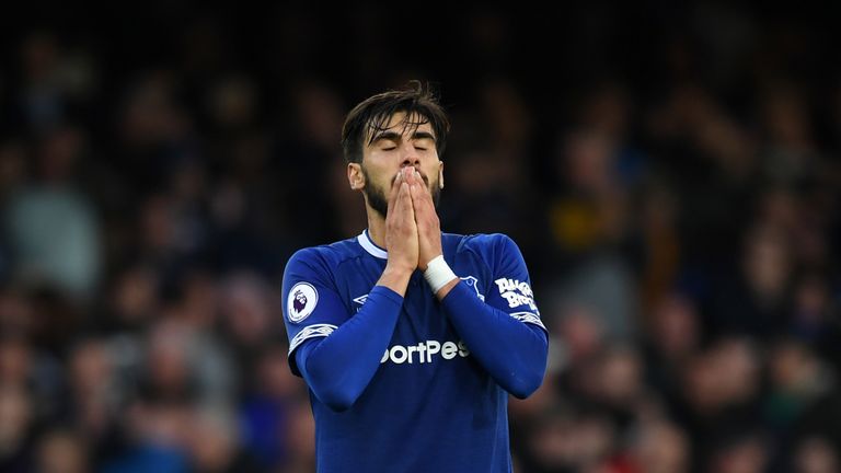 Are Barcelona raising funds for a big signing after selling Andre Gomes to Everton?