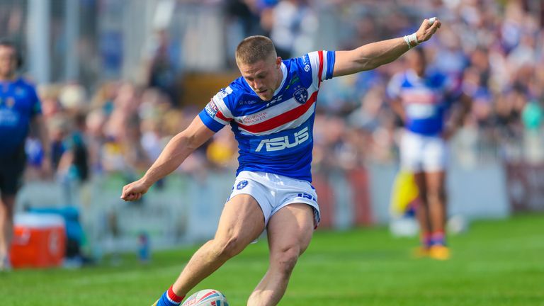 Wakefield's Ryan Hampshire kicked 10 points as Leeds narrowly lost