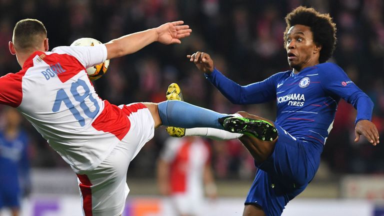 Willian fights for the ball in Prague