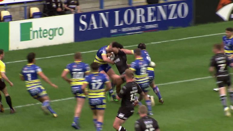 Hull FC pulled off a shock win at Warrington to move up to fourth place in the Super League.