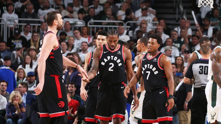 Toronto Raptors guard Kyle Lowry hailed team-mate Kawhi Leonard as 'the best two-way player' in the NBA.