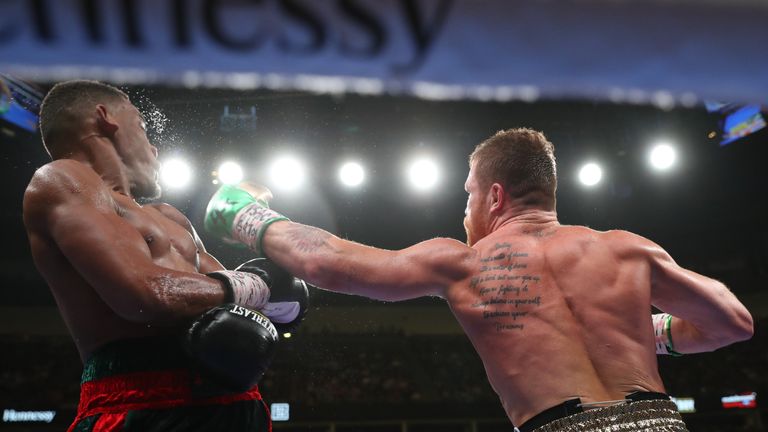 Canelo catches Jacobs with a left hook