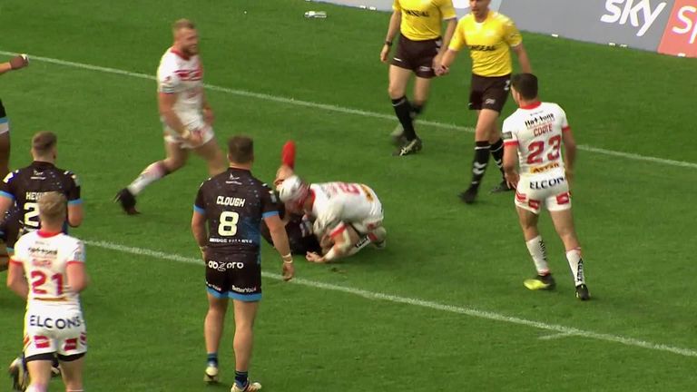 Highlights of St Helens' dominant 38-2 Super League victory over Huddersfield on Friday