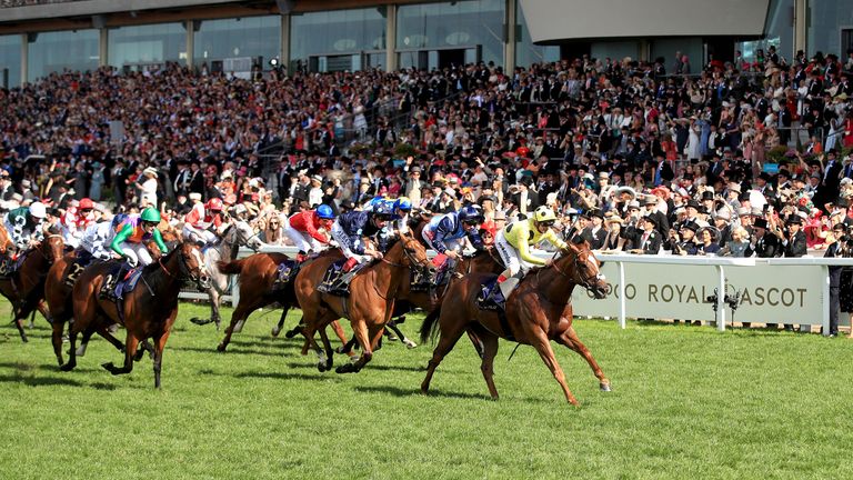 Cape Byron wins the Wokingham under Andrea Atzeni