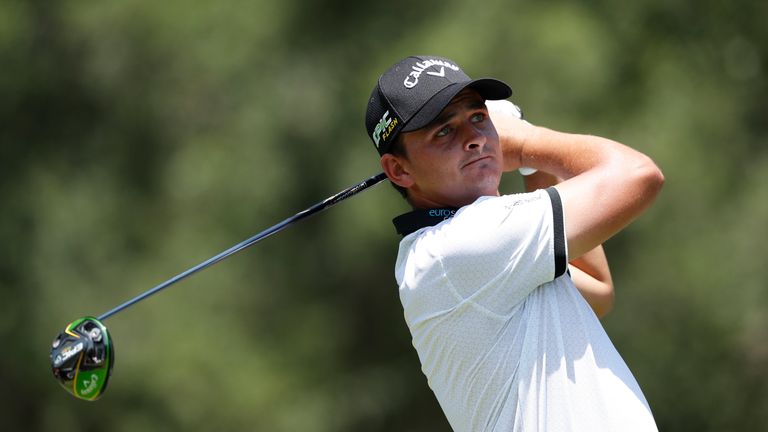 Bezuidenhout's lead was down to three when he dropped four shots in five holes