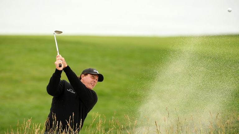 Mickelson finished a poor back-nine with a triple-bogey eight