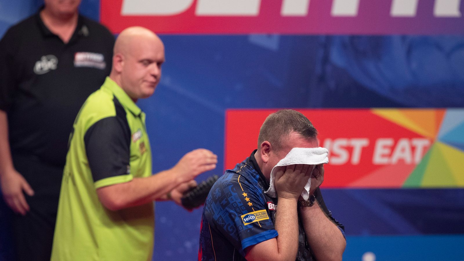 World Matchplay Darts The best of the second round action in Blackpool