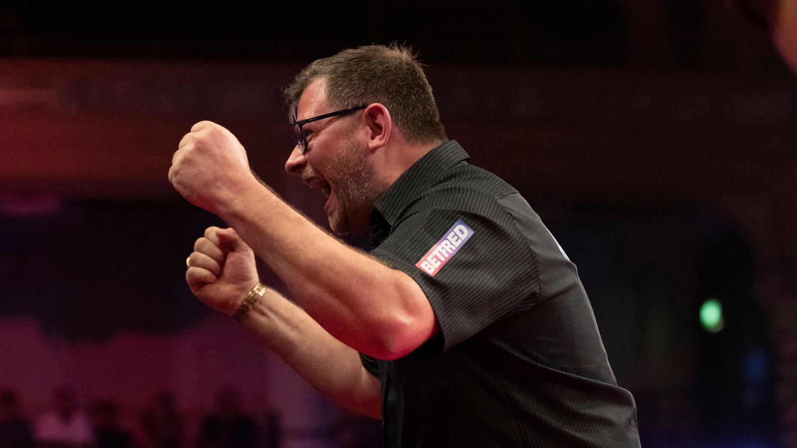 World Darts Championship James Wade out to avoid early exit at