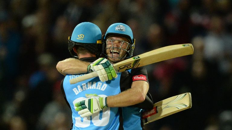 Ben Cox (right) and Ed Barnard celebrate Worcestershire Rapids' Vitality Blast triumph in 2018